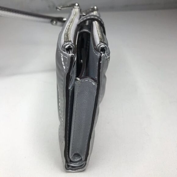 Michael Kors Peyton Lg Wristlet NWT - Picture 2 of 6